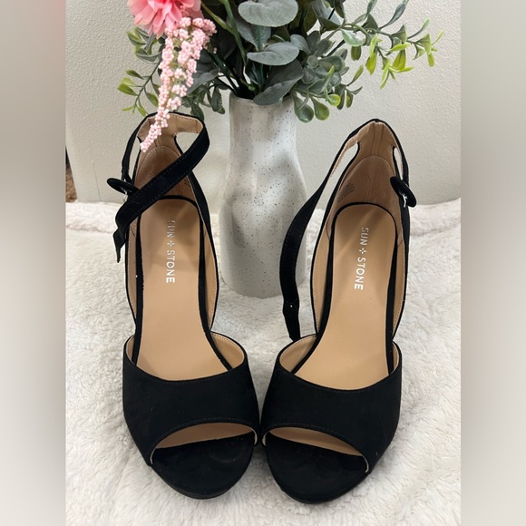 Sun & Stone Reeta Block Heel Platform High-Heels in Black Suede - Picture 2 of 9